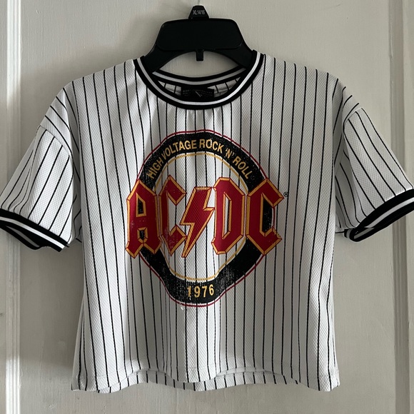 ACDC Crop Top size 9-10 - Picture 1 of 2